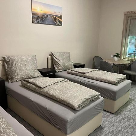 Kinizsi Udvar Apartmanhaz Balatonboglár Εξωτερικό φωτογραφία