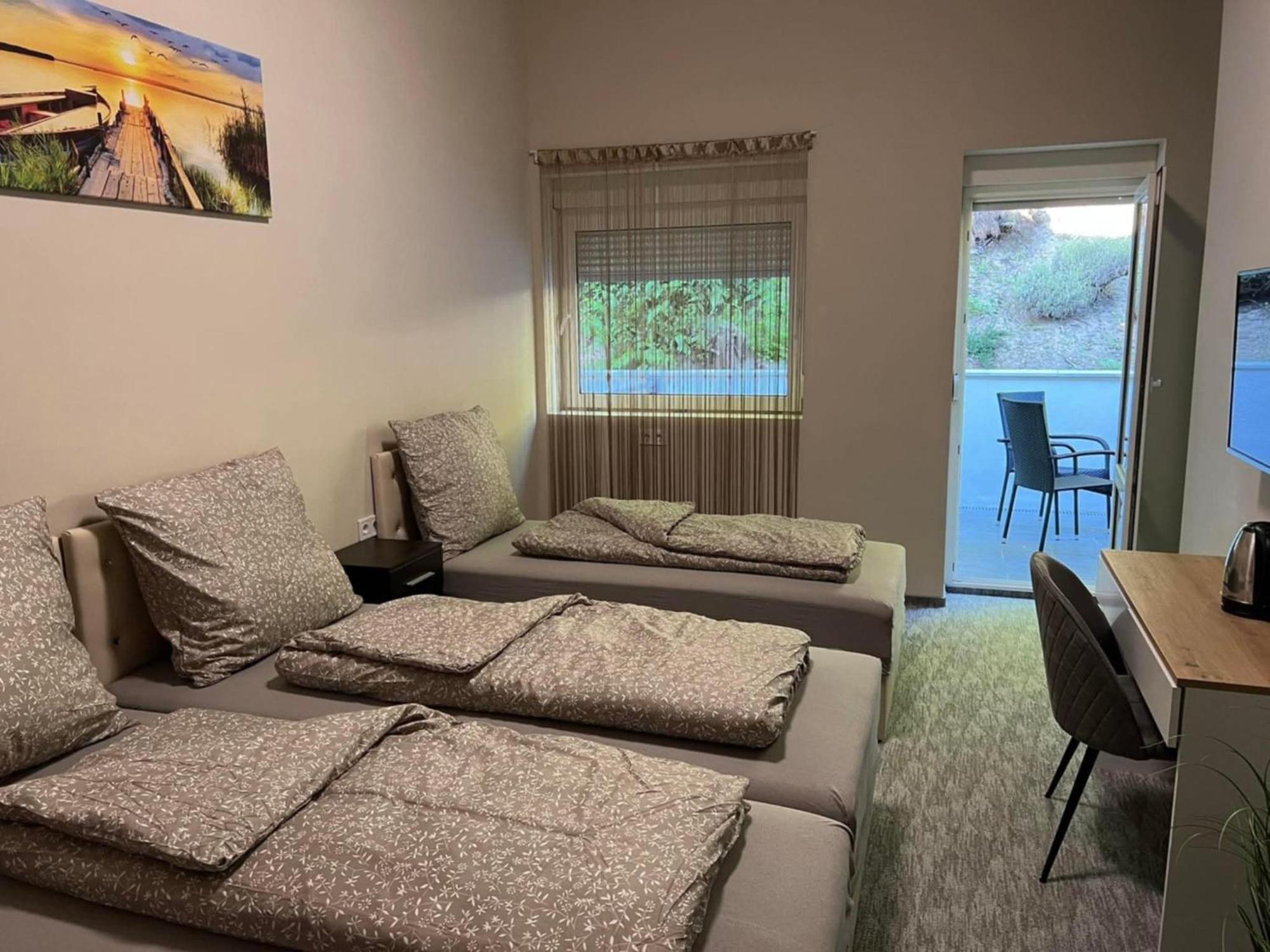 Kinizsi Udvar Apartmanhaz Balatonboglár Εξωτερικό φωτογραφία