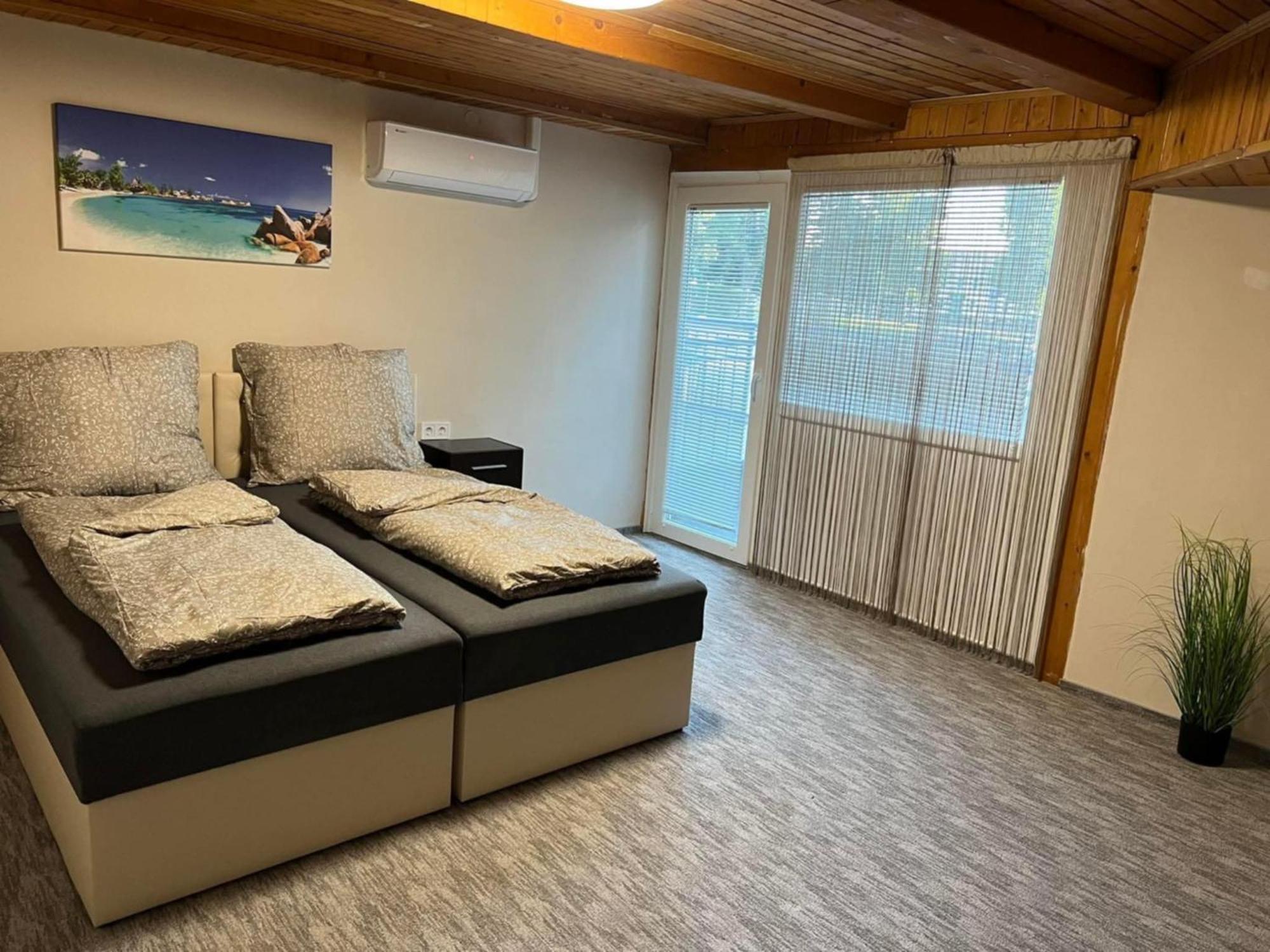 Kinizsi Udvar Apartmanhaz Balatonboglár Εξωτερικό φωτογραφία