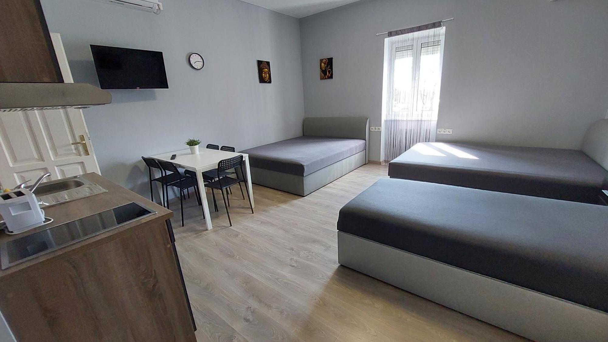 Kinizsi Udvar Apartmanhaz Balatonboglár Εξωτερικό φωτογραφία